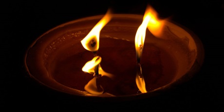 Jak świat pielęgnuje pamięć o zmarłych?